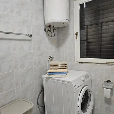 Dora Apartman