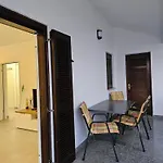 아파트 Dora *